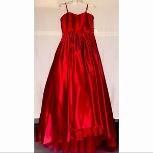 Red Prom Dress (NEVER WORN)